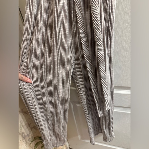 Caution to the wind jumpsuit - Picture 2 of 5